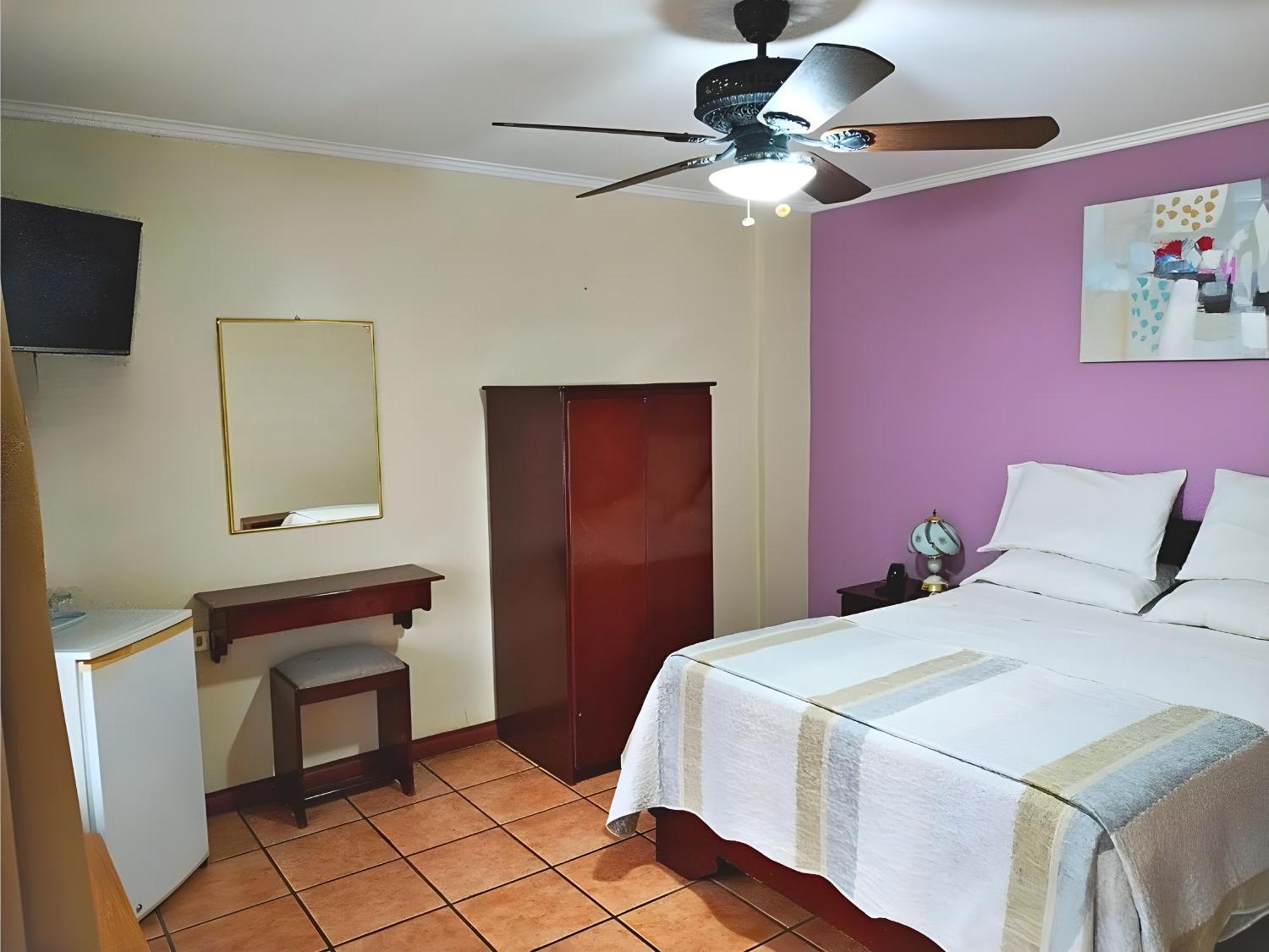 Hotel Puerta Del Sol - San Jose Airport Eksteriør billede