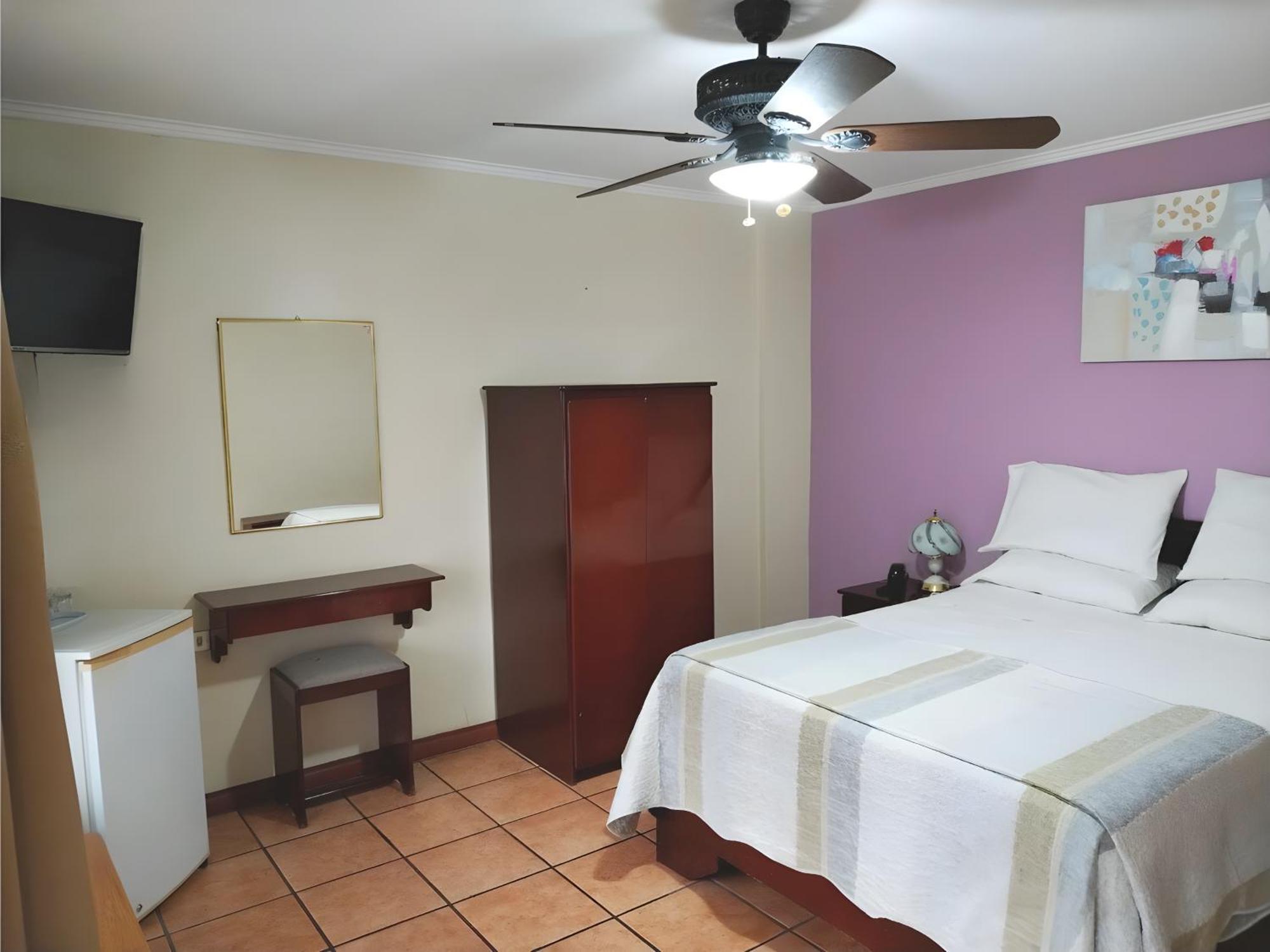 Hotel Puerta Del Sol - San Jose Airport Eksteriør billede